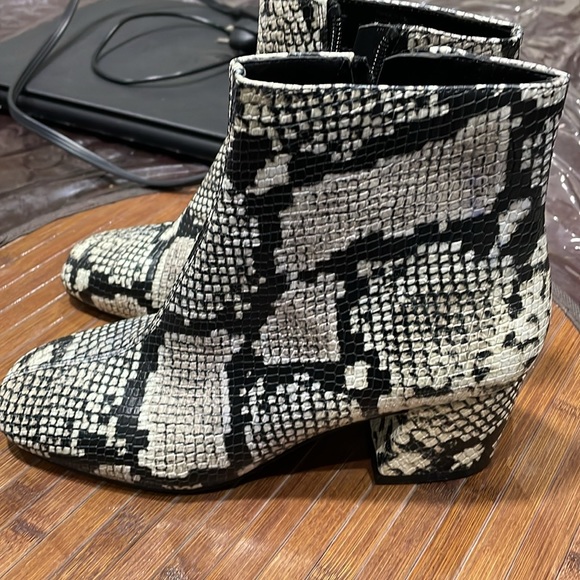 Brand new ALDO snake print boots - Picture 2 of 4